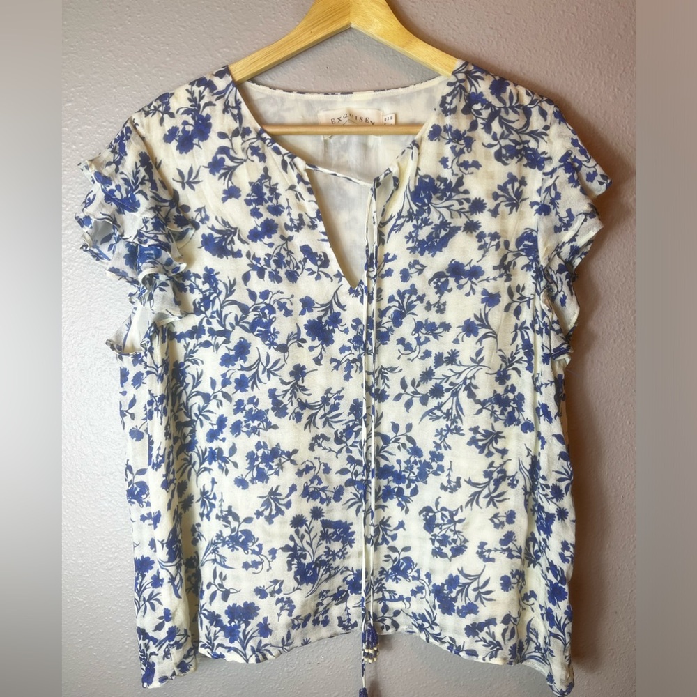 EXQUISE Rayon Cream and Blue Floral Blouse with Ruffle Sleeves Size 10